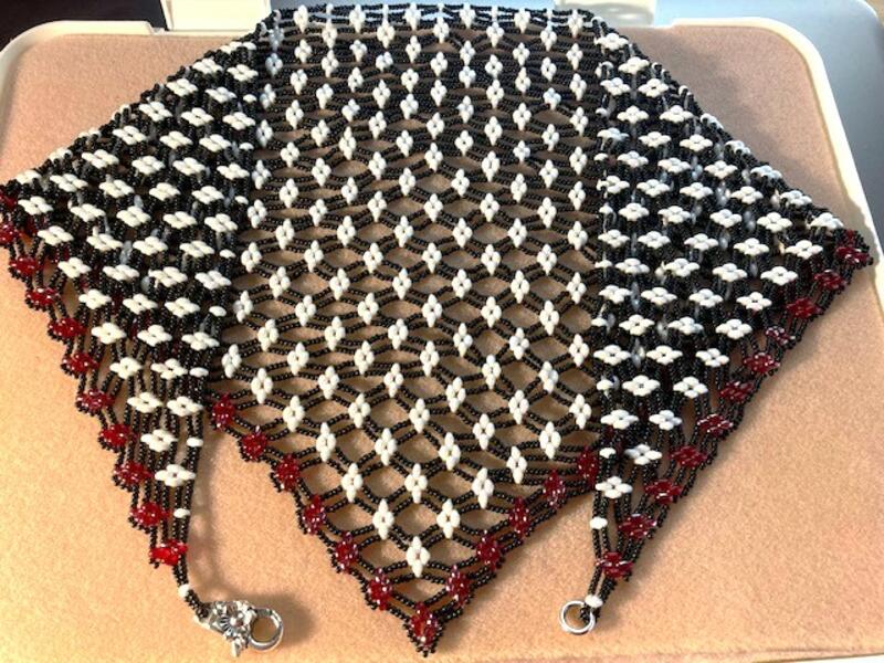Netted Scarf of Beads