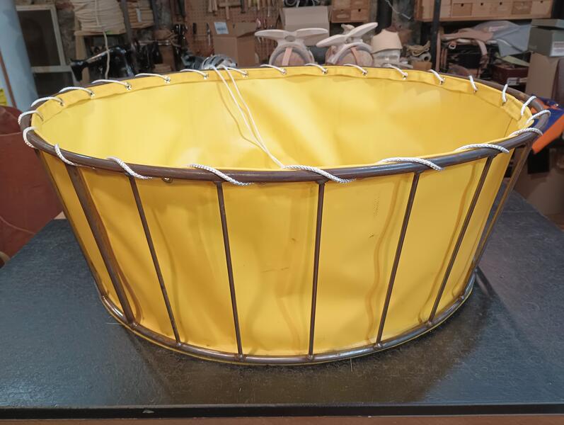 yellow vinyl tub