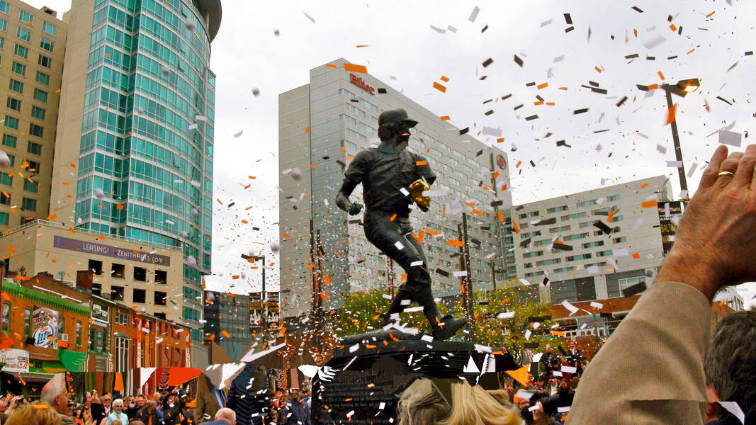 Brooks Robinson's Monument Unveiled in Baltimore