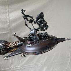 Space Grease right side detail