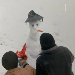 100 Windows / Sleepers Find A Hole Through Time 