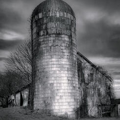 Beggs Road Barn and Silo