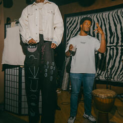 Afrobümin Backstage