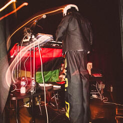 7G Bümin DJing on Stilts