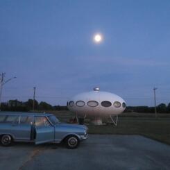 moonlight spaceship visit