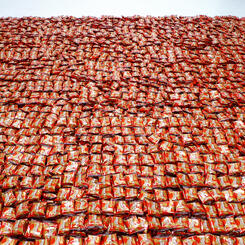 Eat Choco-Pie Together