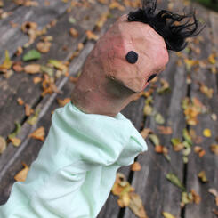 Architecture of Great Cathedrals, Son Hand Puppet