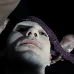 xonian-love-stills9.jpg