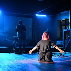 Che Davis and Jessica Keyes on December 18, 2022