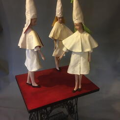 The Sewing Circle, dtl 3