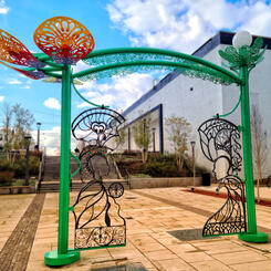 Robert & Rosetta ○ Facing West