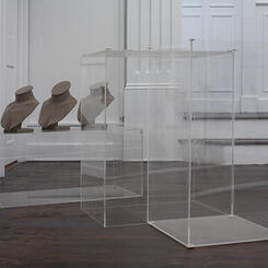 Empty display (I want to throw my arms around you)