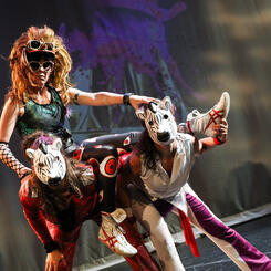 Production Photograph: Schambein