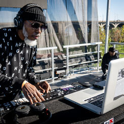 Von Vargas Djing at The 2022 City Poly Fest for a crowd of 3000 people.