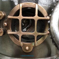 Differential Diver side window detail