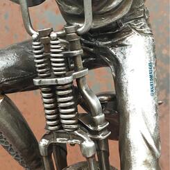 Billy Brain Bucket springer detail