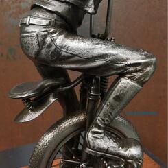 Billy Brain Bucket leg detail