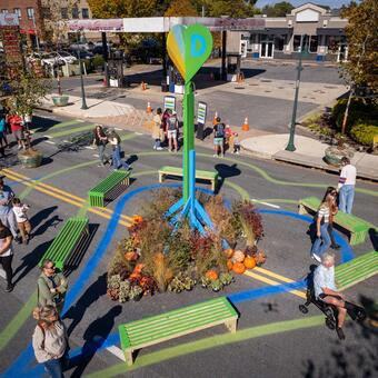 Damascus Placemaking Festival, Heart of Damascus sculpture with benches