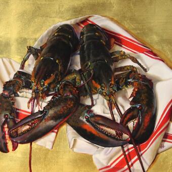 A pair of fresh lobsters with claws facing forward nested in a white cloth with  a few red stripes. The lobsters are a deep green, brown, and have a few red tinges on the claws.