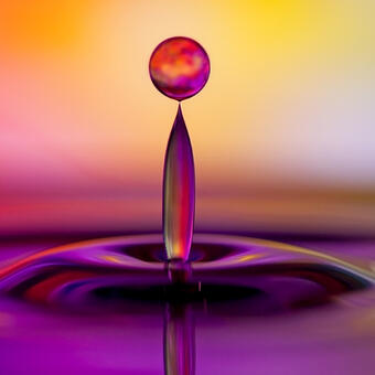 Water Drop in a small pool