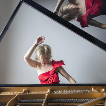 Lura Johnson, pianist