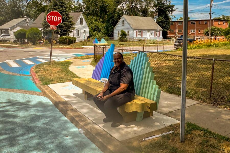 Annapolis Eastport, Eastport Wave Bench with resident sitting