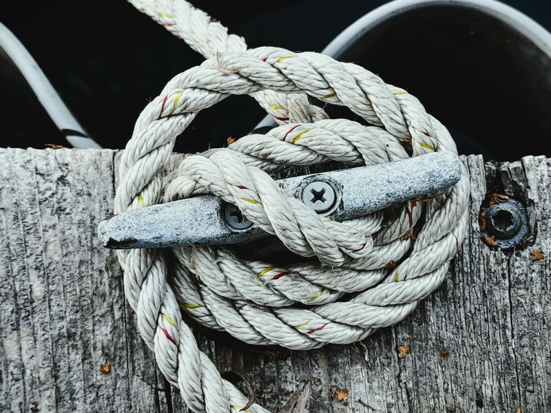 Tying Off Bobby's Boart