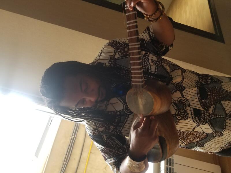 Learning how to play an Azerbaijani Tar