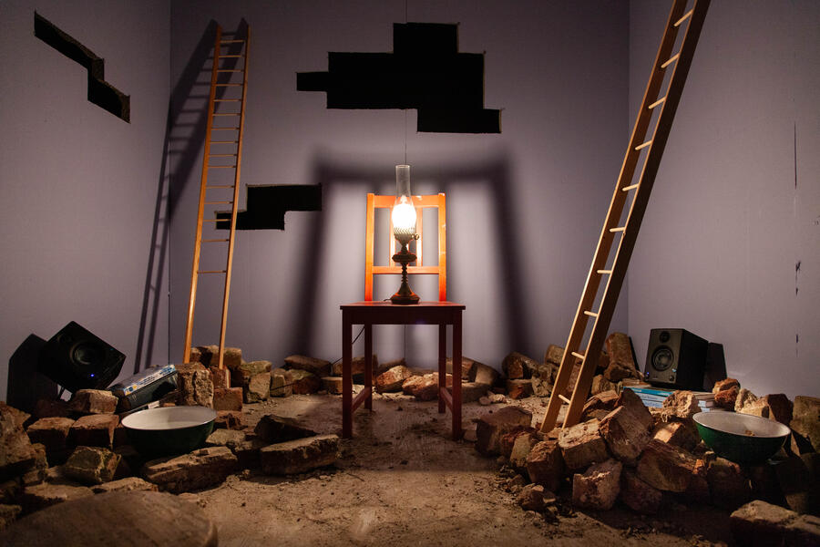 A house is like a mind that holds everything (installation view)