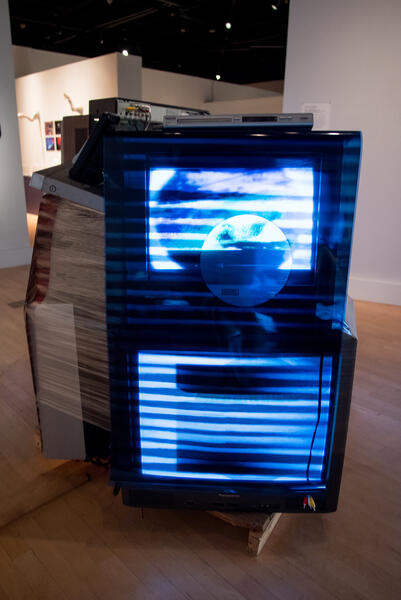 Electronic Pallet, Another angle