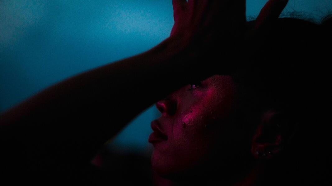 Girl in Magenta Light, After the Hype