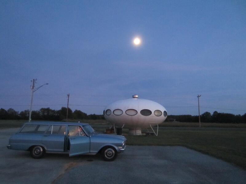 moonlight spaceship visit