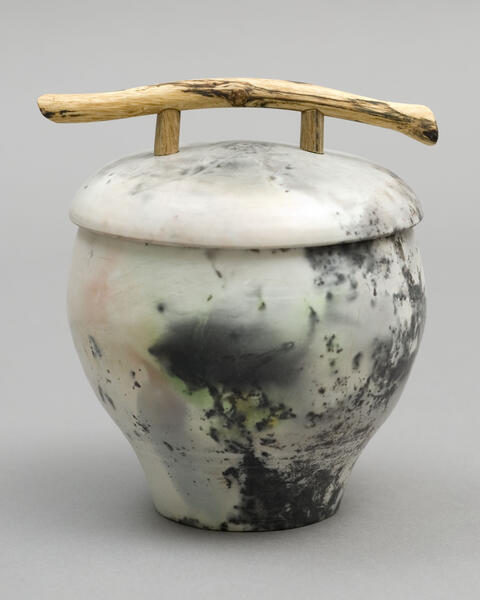 Container with Wye Oak handle
