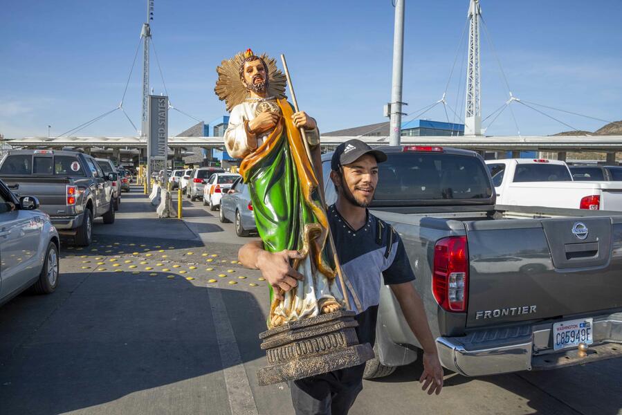 Selling St. Jude at the US/Mexico Border