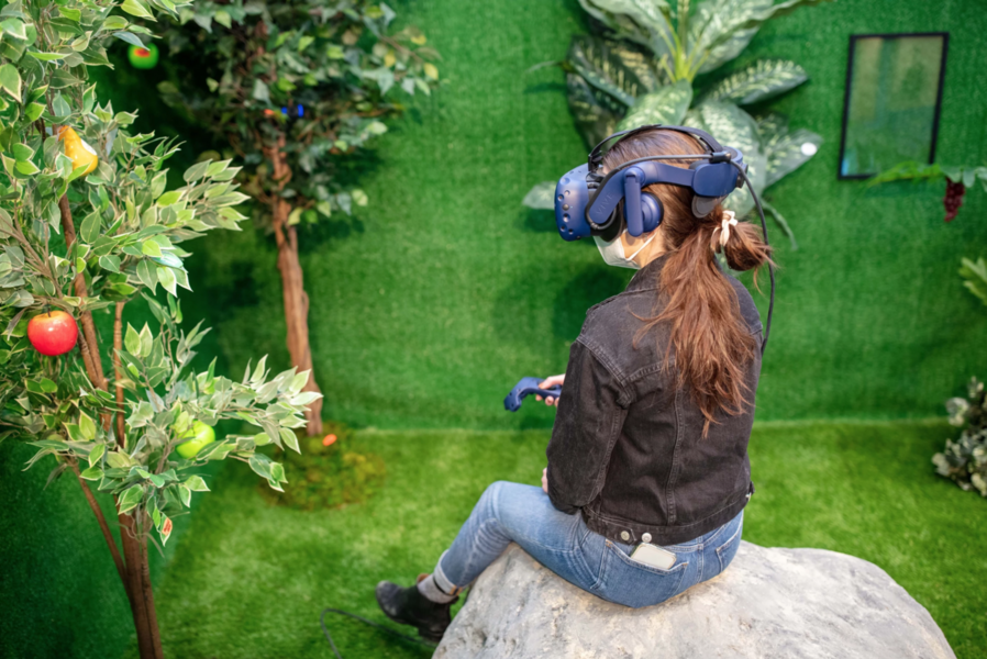 Gallery Space: Spectator Interaction