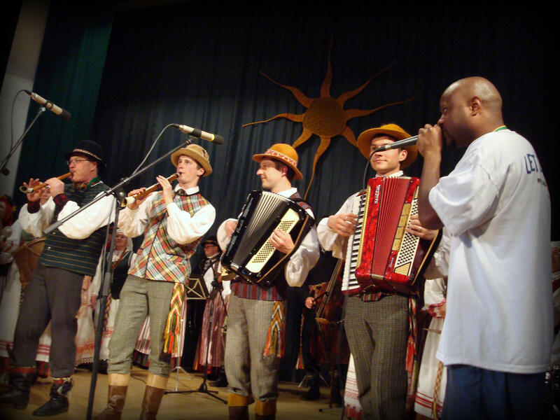 Daina Fusion: Shodekeh & Lithuanian Folk Singers in Siauliai, Lithuania for the US Embassy of Lithunania program American Month of Culture, 2009.  