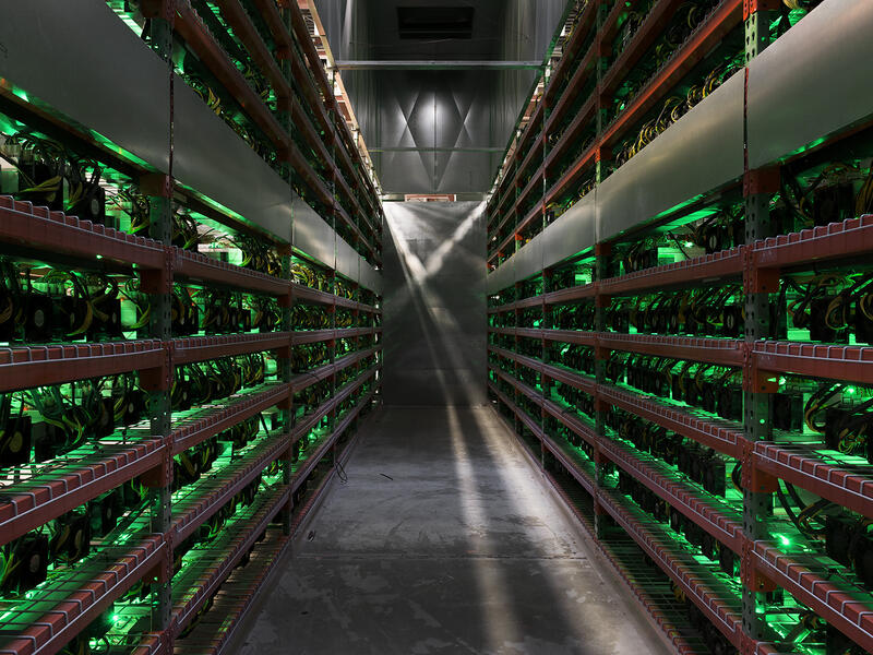 Hot Aisle (Cryptocurrency Farm)